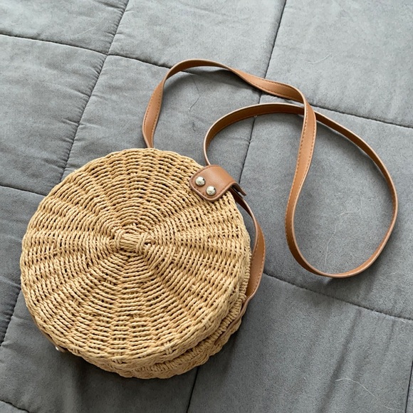 Topshop Handbags - TopShop Circle Crossbody Bag